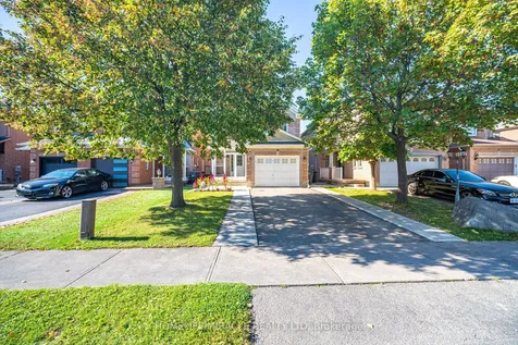 8 Twin Pines Crescent Brampton ON L7A 1M5
