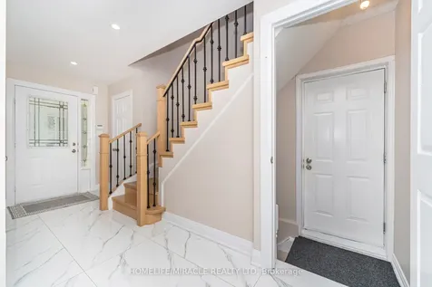 8 Twin Pines Crescent Brampton ON L7A 1M5