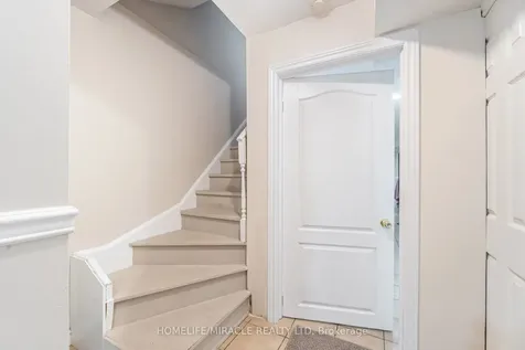8 Twin Pines Crescent Brampton ON L7A 1M5
