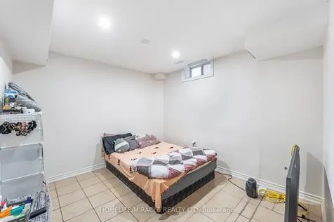 8 Twin Pines Crescent Brampton ON L7A 1M5