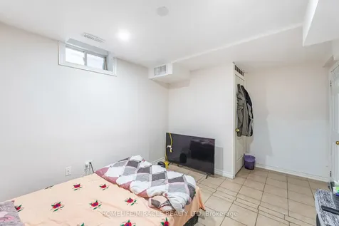 8 Twin Pines Crescent Brampton ON L7A 1M5