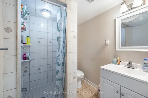 8 Twin Pines Crescent Brampton ON L7A 1M5