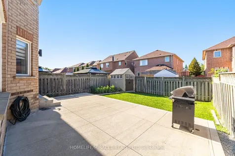 8 Twin Pines Crescent Brampton ON L7A 1M5