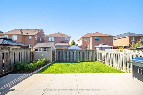 8 Twin Pines Crescent Brampton ON L7A 1M5