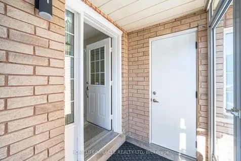 8 Twin Pines Crescent Brampton ON L7A 1M5