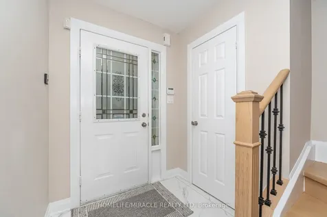 8 Twin Pines Crescent Brampton ON L7A 1M5