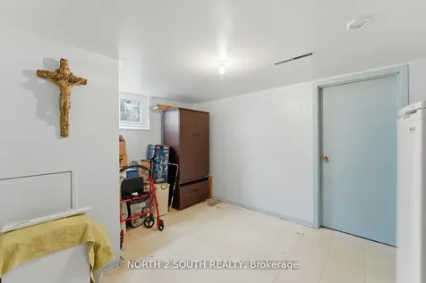 24 Vanderbrent Crescent Toronto ON M9R 3W8