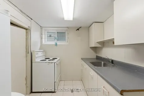 24 Vanderbrent Crescent Toronto ON M9R 3W8