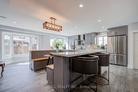 527 Wallenberg Crescent Mississauga ON L5B 3L8