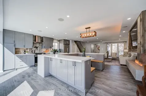 527 Wallenberg Crescent Mississauga ON L5B 3L8
