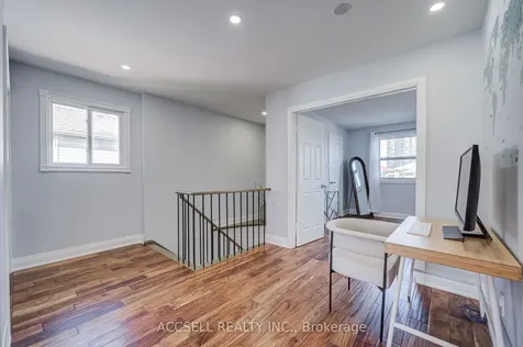 527 Wallenberg Crescent Mississauga ON L5B 3L8
