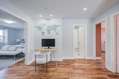 527 Wallenberg Crescent Mississauga ON L5B 3L8