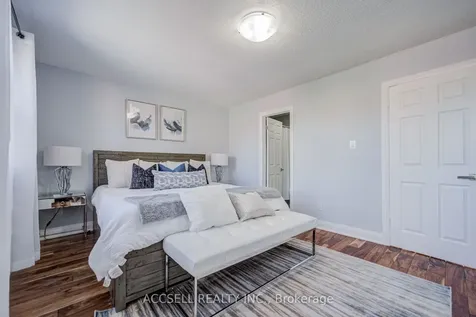 527 Wallenberg Crescent Mississauga ON L5B 3L8
