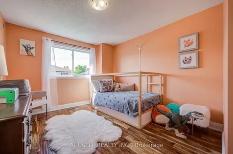 527 Wallenberg Crescent Mississauga ON L5B 3L8