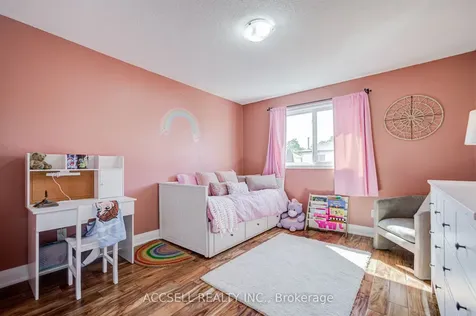 527 Wallenberg Crescent Mississauga ON L5B 3L8