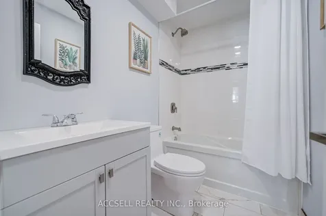 527 Wallenberg Crescent Mississauga ON L5B 3L8