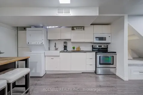 527 Wallenberg Crescent Mississauga ON L5B 3L8