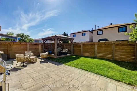 527 Wallenberg Crescent Mississauga ON L5B 3L8