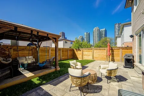 527 Wallenberg Crescent Mississauga ON L5B 3L8
