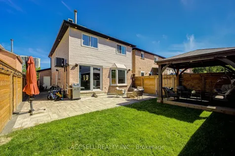 527 Wallenberg Crescent Mississauga ON L5B 3L8