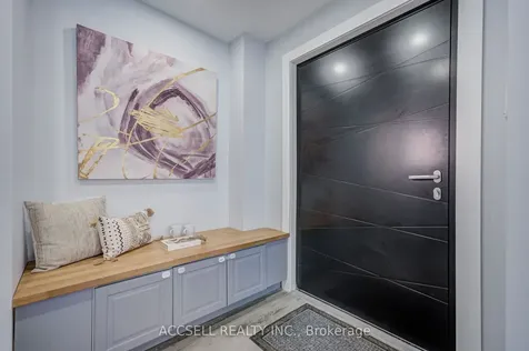 527 Wallenberg Crescent Mississauga ON L5B 3L8
