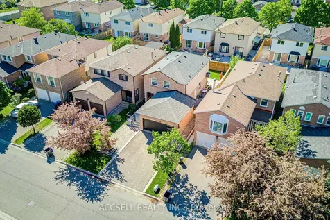 527 Wallenberg Crescent Mississauga ON L5B 3L8