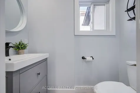 527 Wallenberg Crescent Mississauga ON L5B 3L8