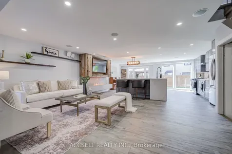 527 Wallenberg Crescent Mississauga ON L5B 3L8