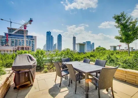 16 Brookers Lane Toronto ON M8V 0A5