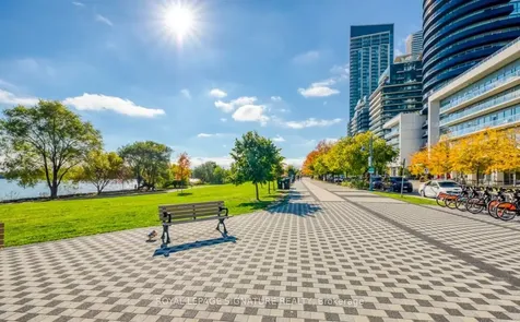 16 Brookers Lane Toronto ON M8V 0A5