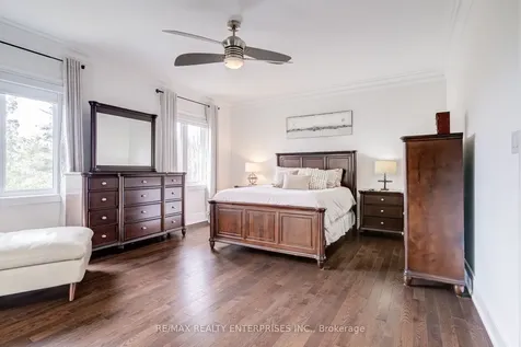 1842 Pagehurst Avenue Mississauga ON L4X 1Y6
