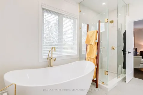 1842 Pagehurst Avenue Mississauga ON L4X 1Y6