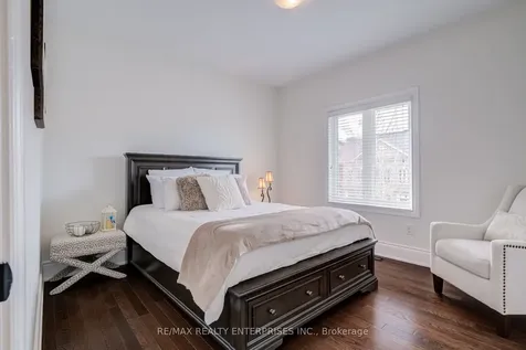 1842 Pagehurst Avenue Mississauga ON L4X 1Y6
