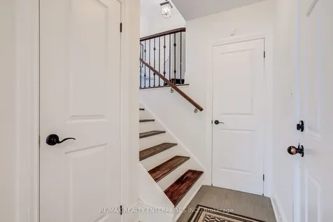 1842 Pagehurst Avenue Mississauga ON L4X 1Y6