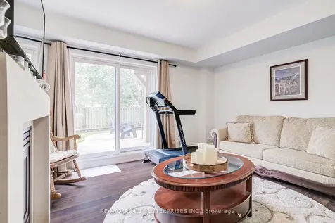 1842 Pagehurst Avenue Mississauga ON L4X 1Y6