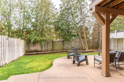 1842 Pagehurst Avenue Mississauga ON L4X 1Y6
