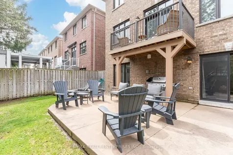 1842 Pagehurst Avenue Mississauga ON L4X 1Y6