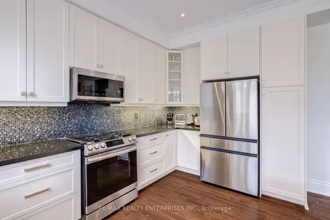 1842 Pagehurst Avenue Mississauga ON L4X 1Y6