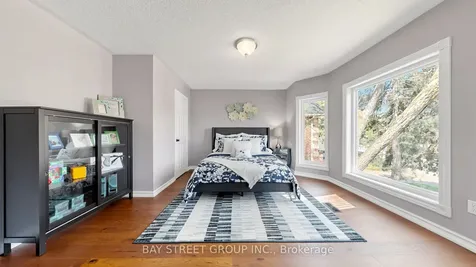 1742 Sir Monty's Drive Mississauga ON L5N 4R6