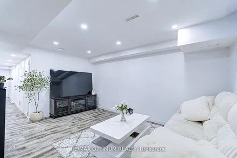 8 Joanne Court Brampton ON L6Y 2J8