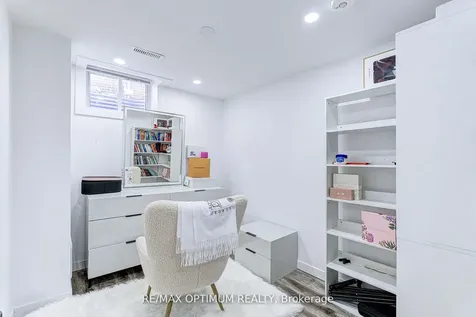 8 Joanne Court Brampton ON L6Y 2J8