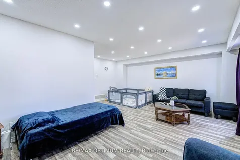 8 Joanne Court Brampton ON L6Y 2J8