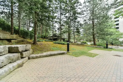 24 Hanover Road Brampton ON L6S 5K8