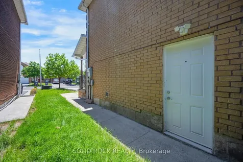 58 Ravenscliffe Court Brampton ON L6X 4N9