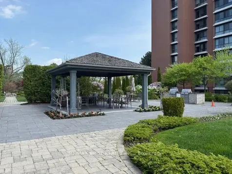 1400 Dixie Road Mississauga ON L5E 3E1