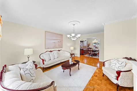 24 Linkdale Road Brampton ON L6V 2Y4
