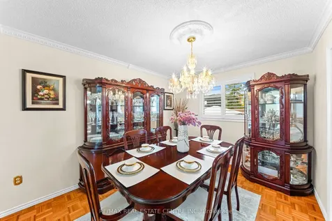 24 Linkdale Road Brampton ON L6V 2Y4