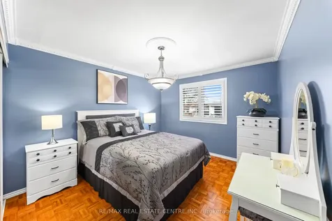 24 Linkdale Road Brampton ON L6V 2Y4
