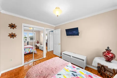 24 Linkdale Road Brampton ON L6V 2Y4