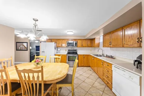 24 Linkdale Road Brampton ON L6V 2Y4